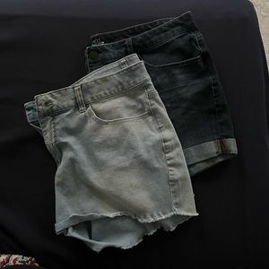 (2) Pairs of Time and Tru denim shorts. Size 16.